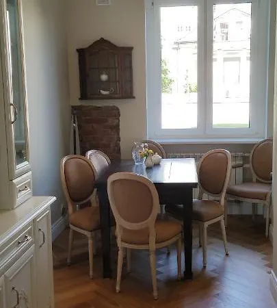 W Modernistycznej Kamienicy W Gdyni Appartamento Gdynia