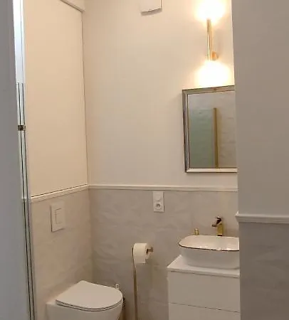 Apartment W Modernistycznej Kamienicy W Gdyni *