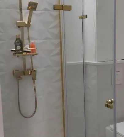 W Modernistycznej Kamienicy W Gdyni * 格丁尼亚