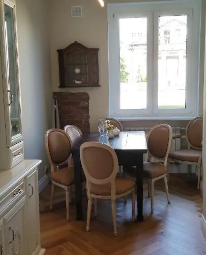 W Modernistycznej Kamienicy W Gdyni Apartmán Gdyně