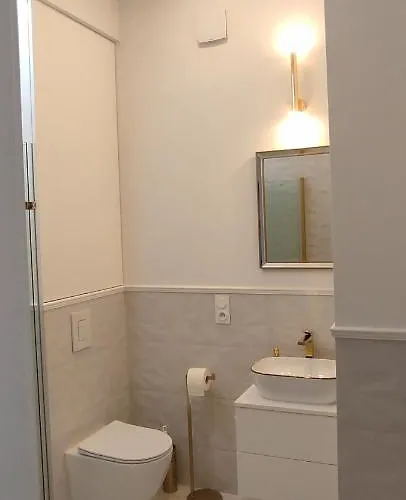 Apartmán W Modernistycznej Kamienicy W Gdyni *