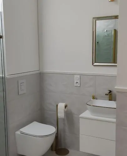 W Modernistycznej Kamienicy W Gdyni * Gdyně